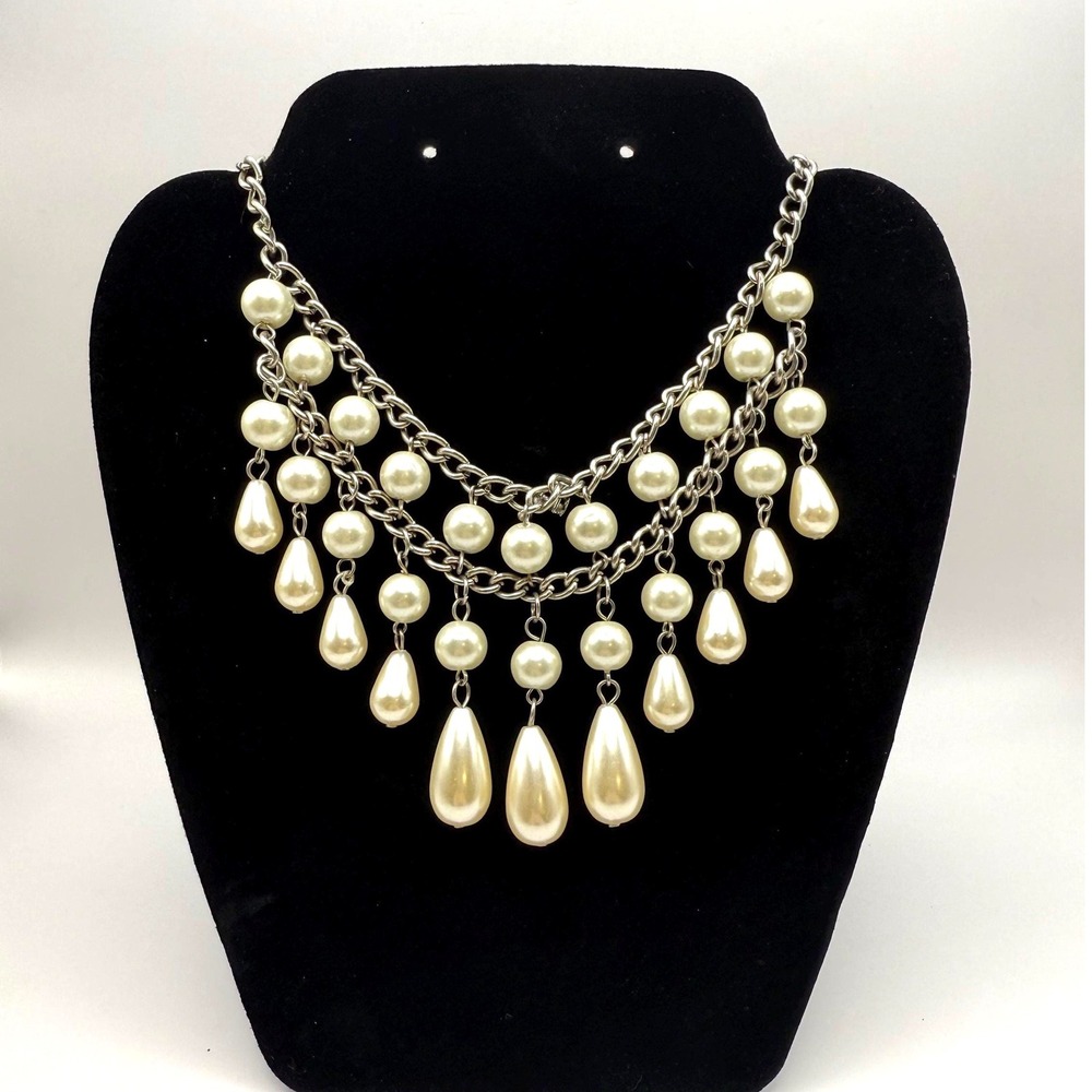 Faux Pearl Bib Statement Necklace – Classic Elegant Costume Jewelry